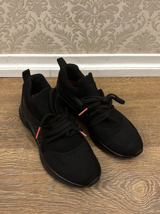 Adidasi purtati foarte putin, stare f buna! Marimea 38