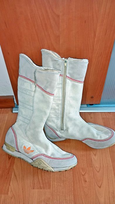 Adidas ботушки естествен велур