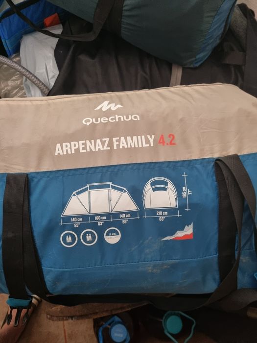 Masă si corturi de vanzare