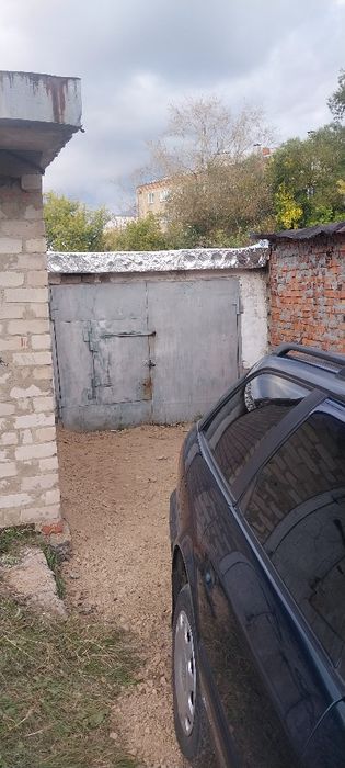 Продам капитальный гараж.