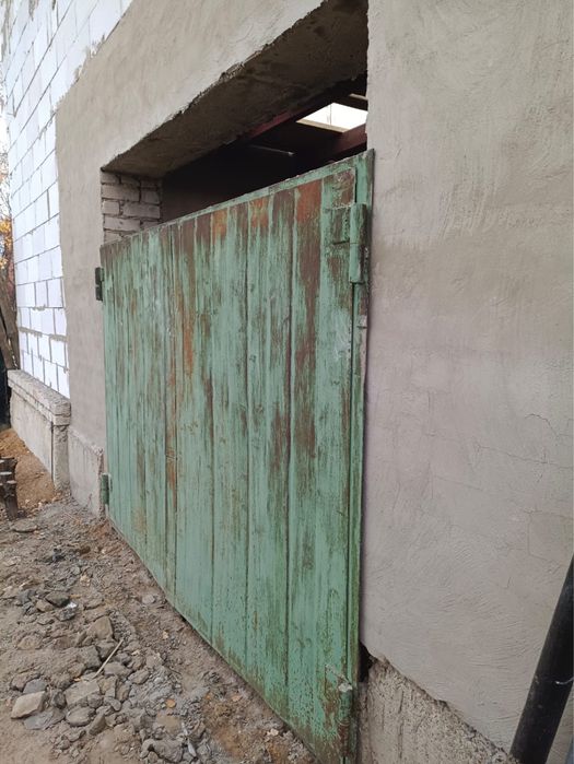 Продам гаражные ворота