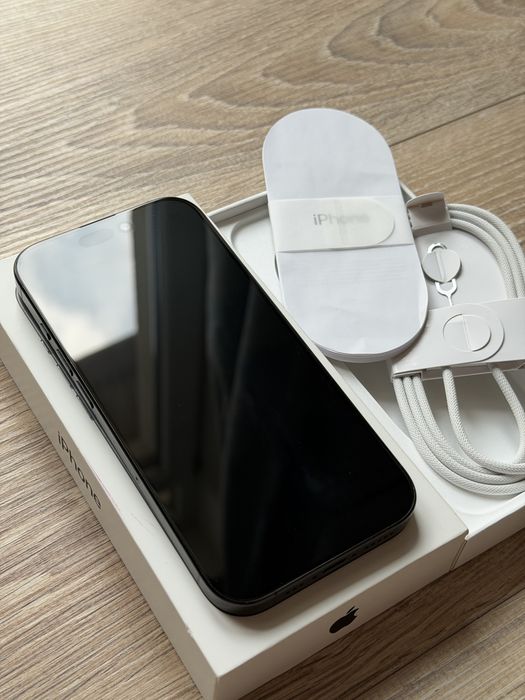 Iphone 16 PRO, bat.90% - negru titan