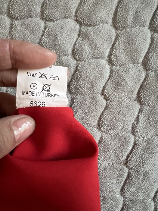 Продам красивое красное платье.