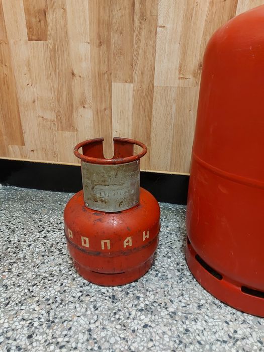 Продавам  бутилки за  газ  и котлон