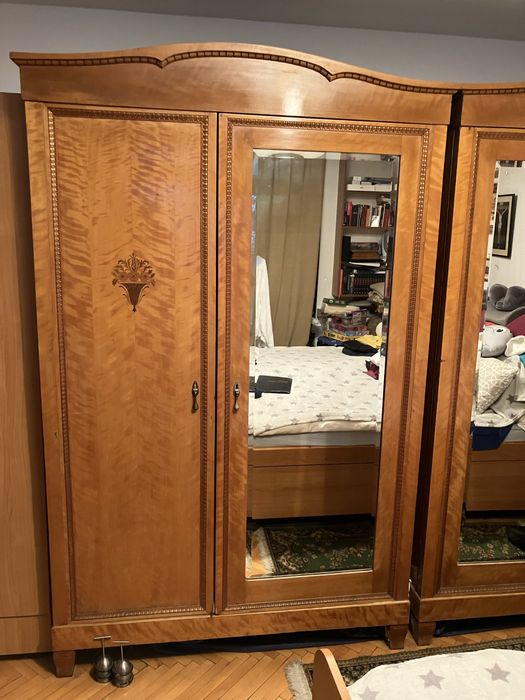 Vand  mobila dormitor lemn de lamai