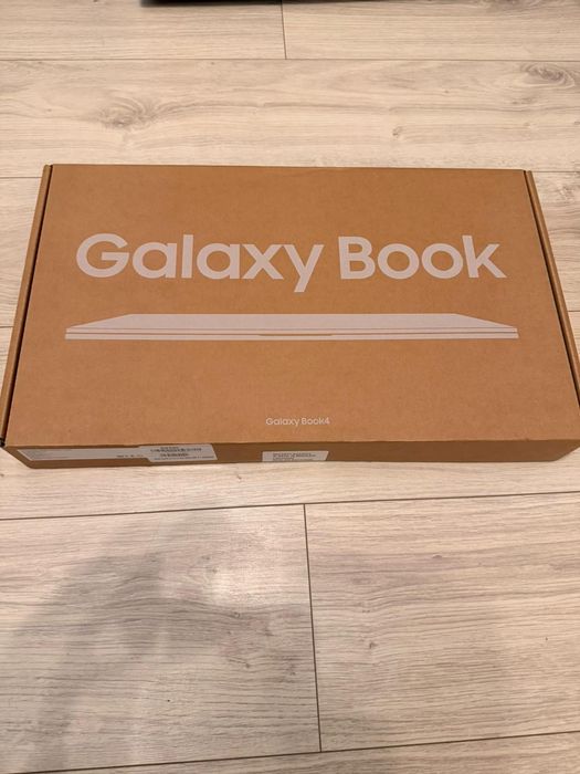 Laptop Galaxy book4