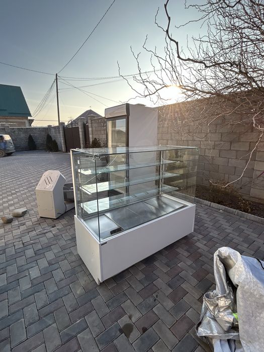 Витринный холодильник