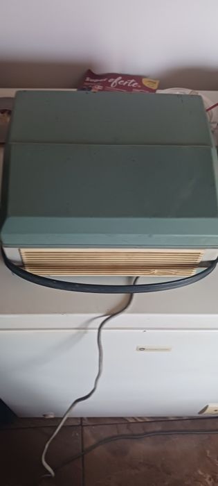 Vind magnetofon Tesla B4 vechi pt colectie