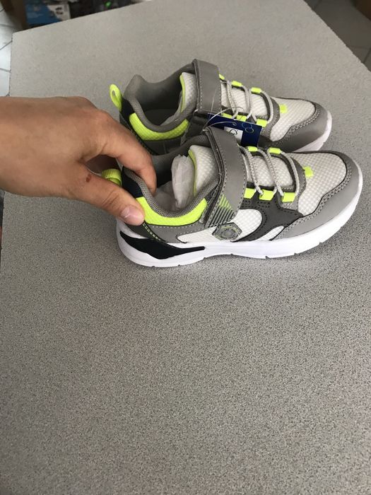 Adidași cu lumini nr 24,25,26,27,28