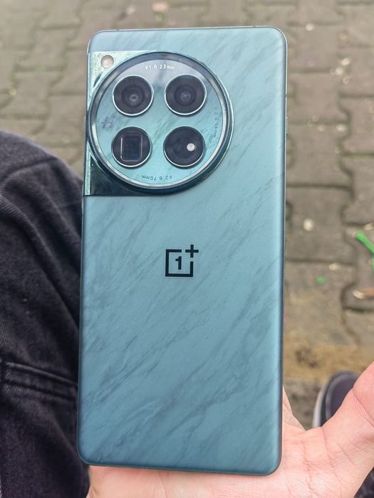 OnePlus 12 in stare impecabila
