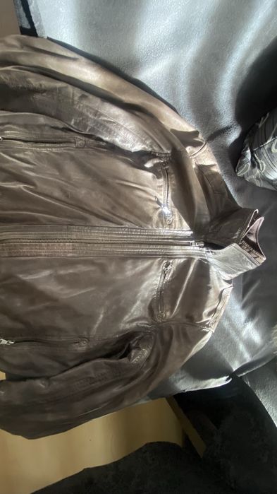 Продавам кожено яке