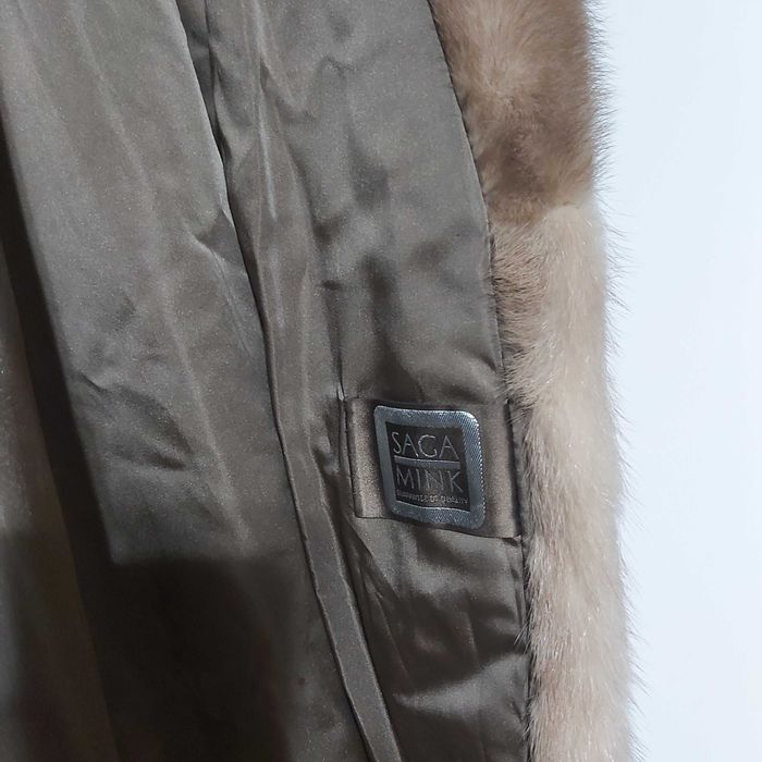 Haina de blana de nutrii.