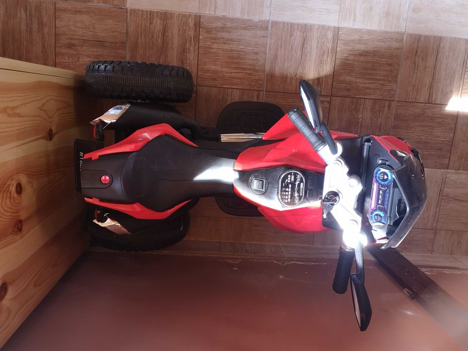 Детски акумулаторен мотор