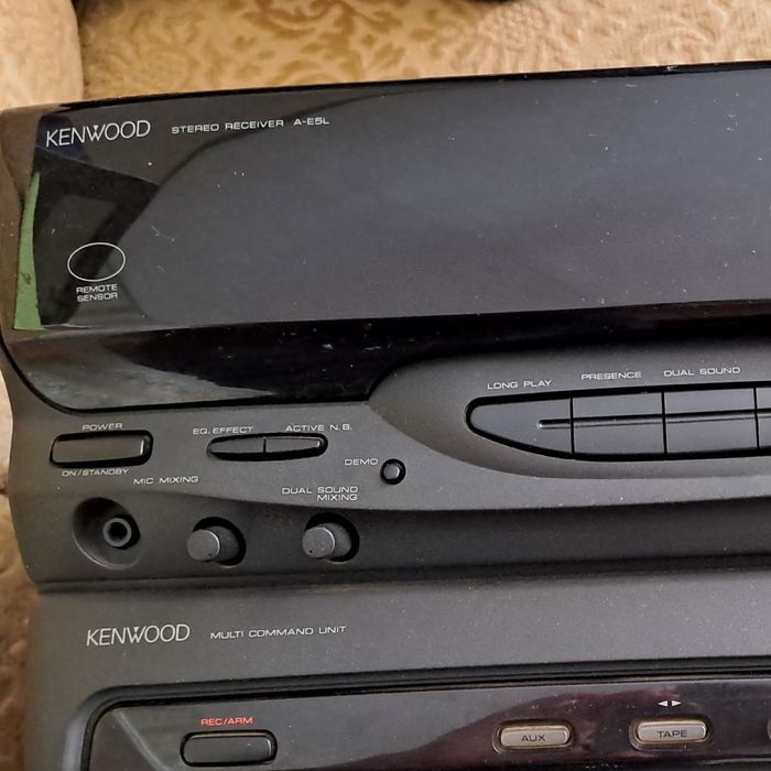 Продавам аудио система KENWOOD с 2 тонколони