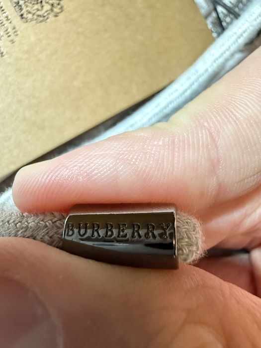 Burrbery Сив суичер М