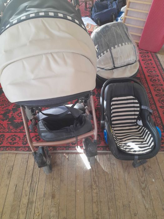 Бебешка количка три в едно