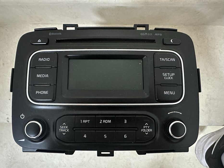 Мултимедия , аудио за Кия Каренс 2014 г