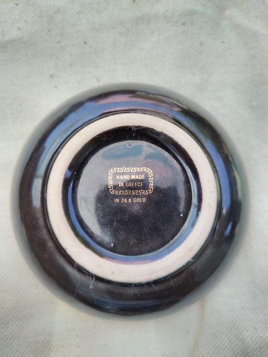 Пепелник  позлатен