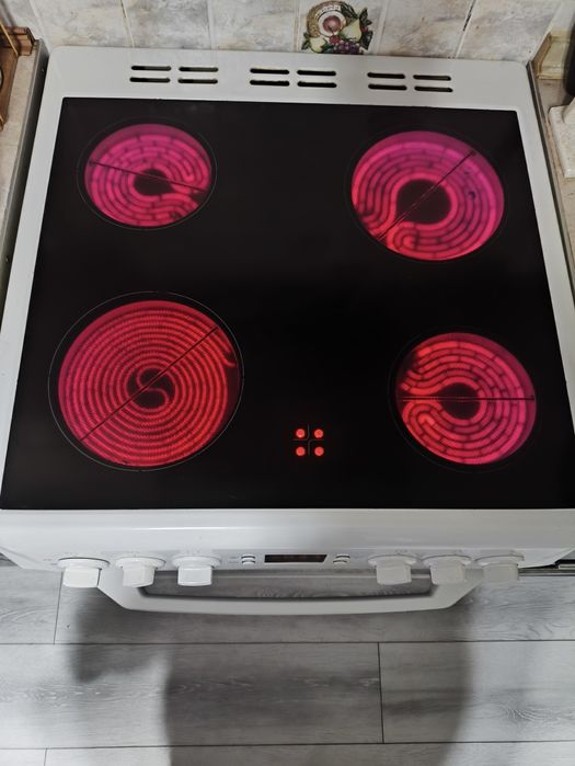 Продам электрическую плиту