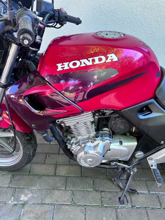 Motocicleta Honda cb500