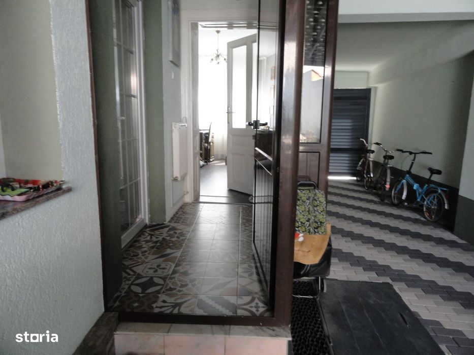 Casa 4 camere din caramida, renovata 2023, zona centrala, mobilata