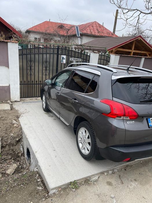 Vând peugeot 2008