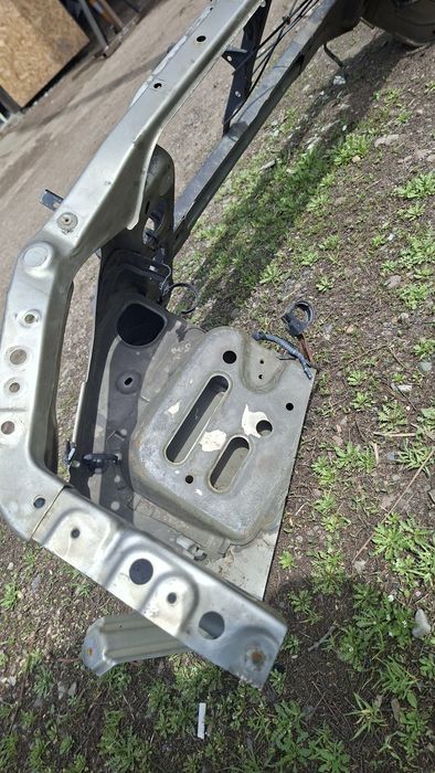 Телевизор на Тойота прадо 120