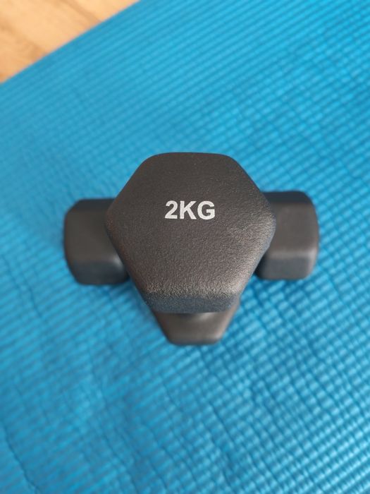 Gantere 2 x 2 kg, neopren, stare impecabila