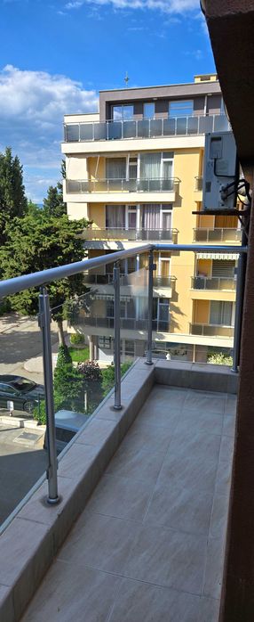 Апартамент под наем първа линия