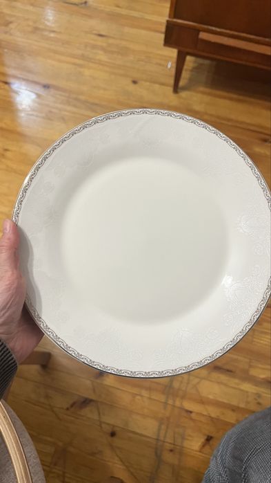 Продам тарелки новые