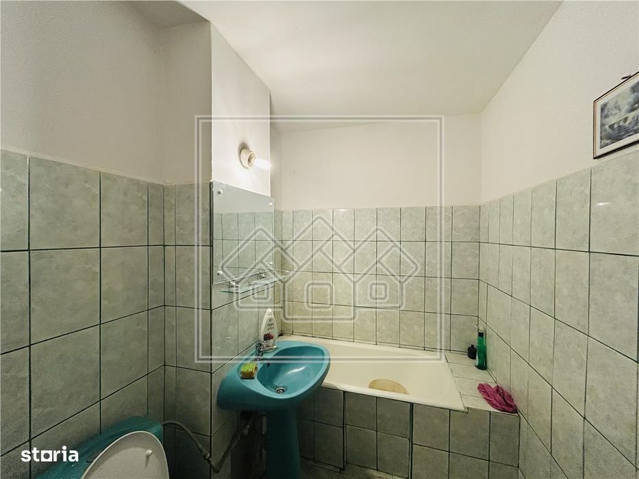 Ap decomandat, 3 camere, 2 balcoane - Zona Turnisor