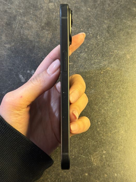 Iphone 15 256gb черен