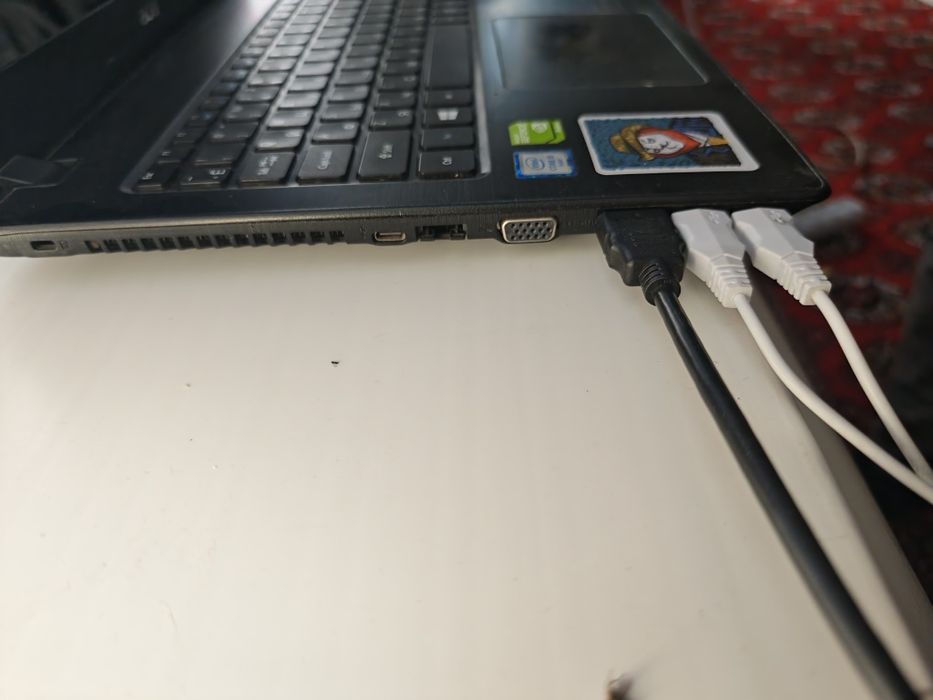 Acer aspire e15 i5 6200u 8+8 ram 256ssd 512 hdd