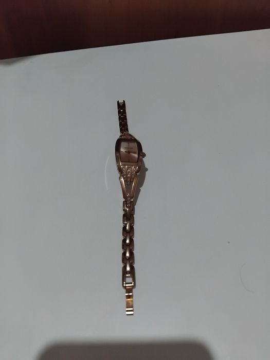 Часы женские Romanson