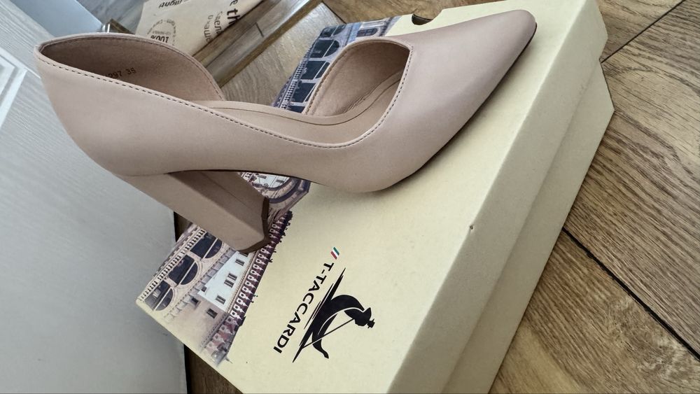 Продам туфли бежевого цвета