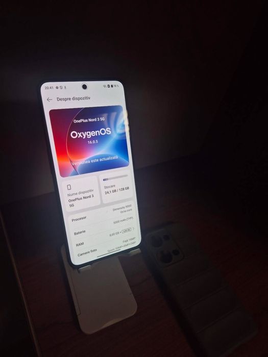 Samsung, IPhone.