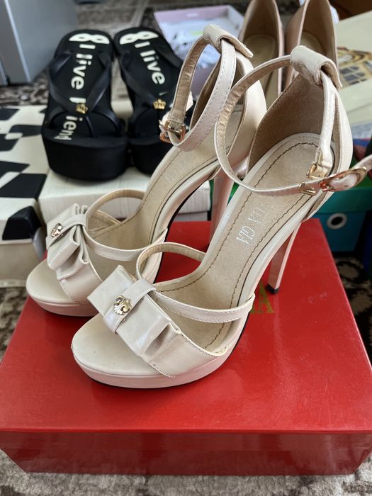 Продам обувь женскую