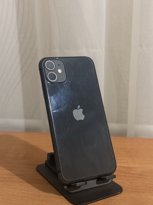 Продам iPhone 11 64