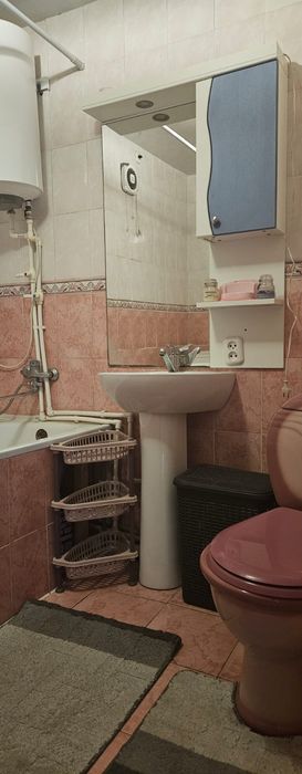 2комн на Абдирова 14990мил.тенге