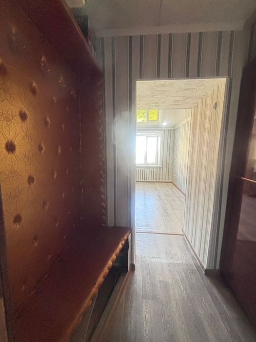 Продам 2 комн .общежитие в районе 32 Школы..