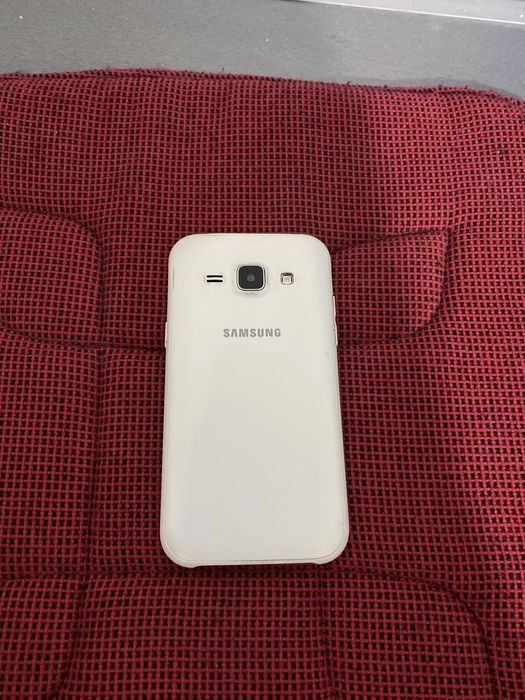 Samsung J1 (2016) в хорошем состоянии