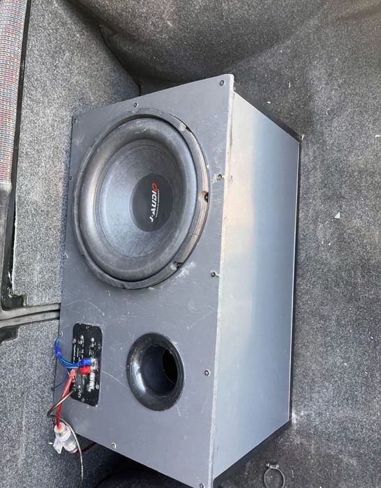 Продам сабвуфер