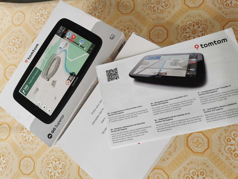 Vand GPS Tom Tom  GO Superior+husa, noi, ecran HD 6", pret 1600 lei!