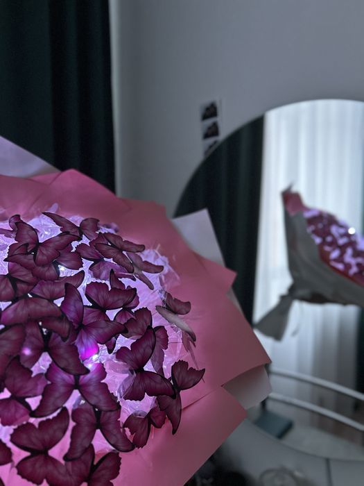 Букет из 51 бабочки светящийся