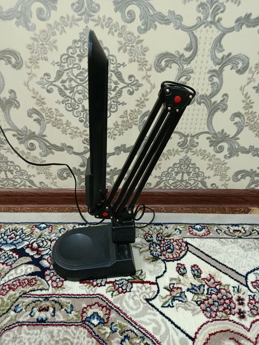 Светельник. Стол лампаси.