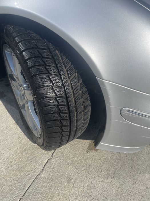 Jante originale Mercedes R17 + anvelope iarnă – stare foarte bună