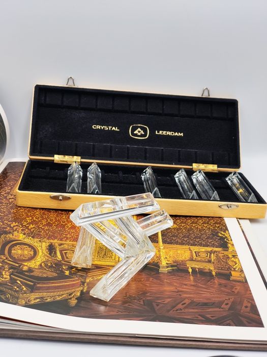 Crystal Leerdam, Антикварни фасетирани , кристални поставки за ножове