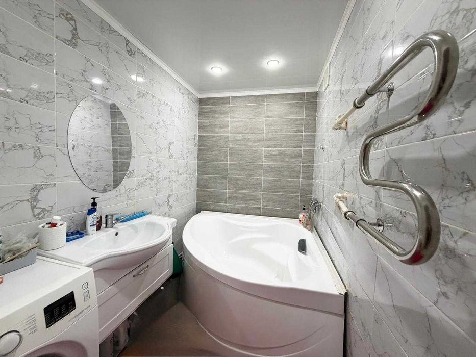 Продам 2 комнатную в Центре!