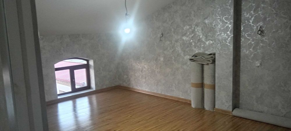 Oltintepada 2 qavatli 7 xonali uy sotiladi!