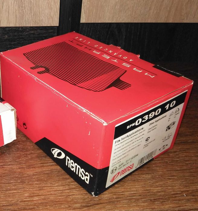 Колодки тормозные передние на Опель